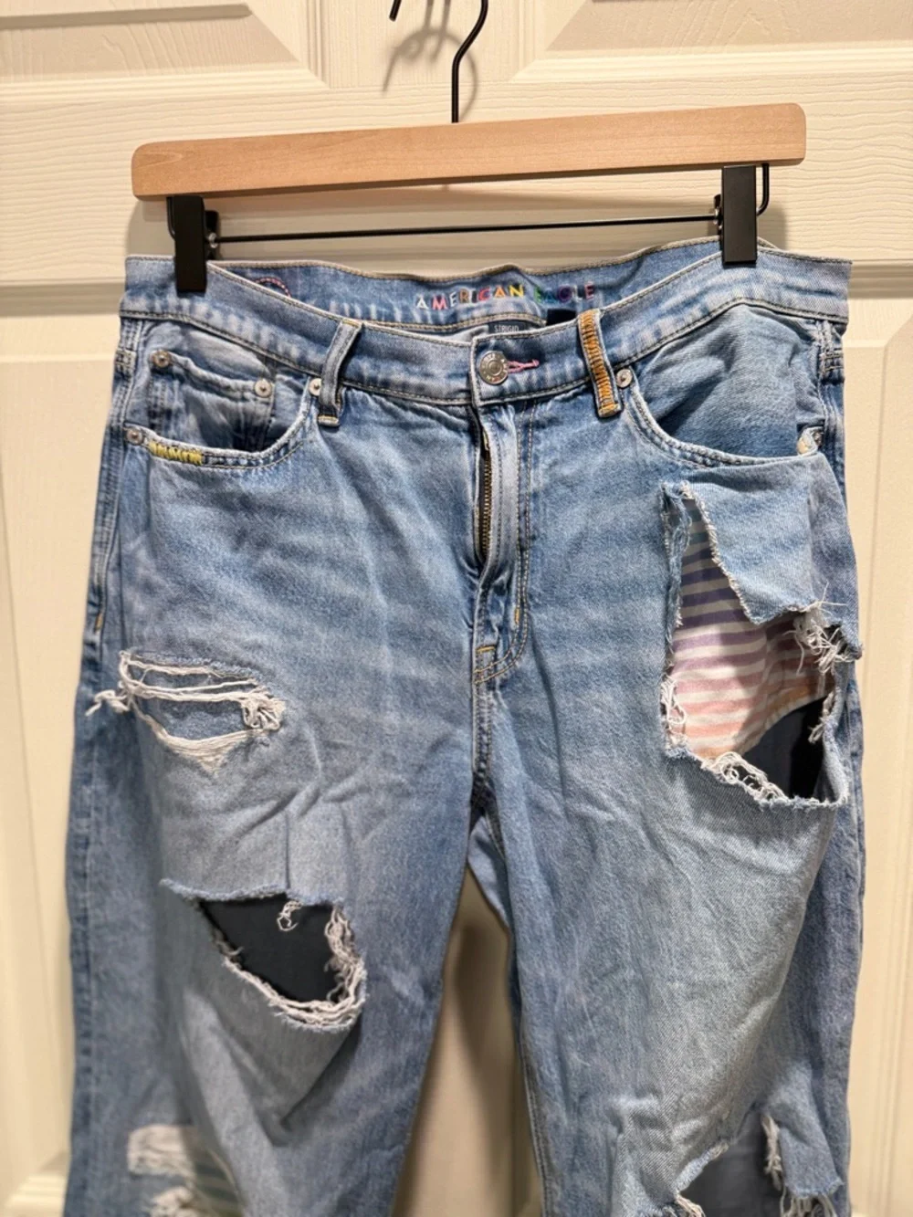 AE Pride Strigid Ripped Low-Rise Baggy Flare Jean-Size 6 - Picture 3 of 16